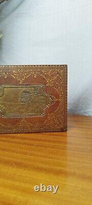 Coffret en Maroquin, fin XIXème, Fauve et Doré Bas-Relief en Bronze Signé Sézary