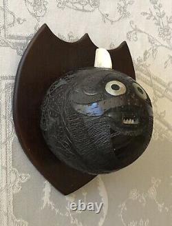 Curiosité Noix de Coco sculptée