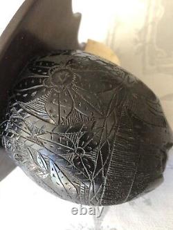 Curiosité Noix de Coco sculptée