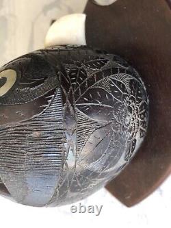 Curiosité Noix de Coco sculptée