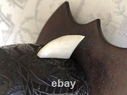 Curiosité Noix de Coco sculptée