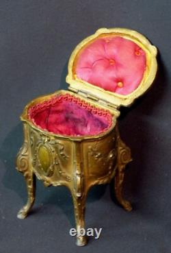 D 1830 superbe petit coffret boite bijoux écrin capitonné bonze 11cm425g chic