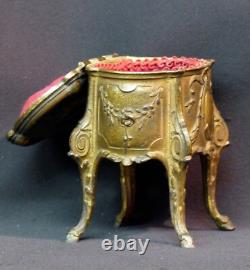 D 1830 superbe petit coffret boite bijoux écrin capitonné bonze 11cm425g chic