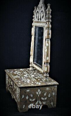 Empire ottoman- miroir de table syrien sur coffret incrusté de nacre-19è siècle
