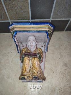 Etagère d'applique en faience XIXème Personnage, anthropomorphe