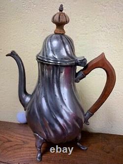 Etain gde Verseuse a cotes Poincon HOFFMAN BRUXELLES. Voyez mes autres objets