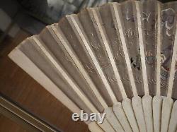 Eventail Soie Broderie Chinois Antique Export Chinese Embroidered Silk Bone Fan