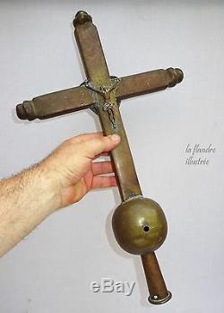 Flandre ancienne grande croix de procession en laiton religion