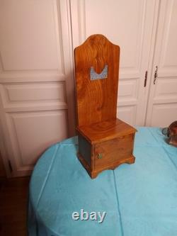 Fontaine Et Son Bassin Miniatures En Cuivre, Fixes Sur Un Meuble Support