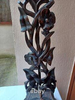 ForêtNoire Abreuvoir a chien bois sculpté travail Forêt Noire hauteur 100 cm