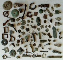 Gaulois Romain Mérovingien Féodal Royal Beau Lot de 85 objets en bronze et fer