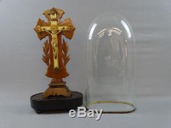 Globe de mariée crucifix jésus Napolèon III verre soufflé cabinet de curiosité
