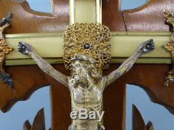Globe de mariée crucifix jésus Napolèon III verre soufflé cabinet de curiosité