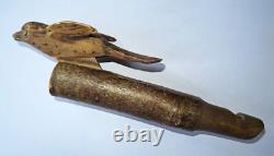 Grand sifflet ancien appeau oiseau siffleur en noisetier art populaire