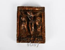 Haute époque plaque de dévotion baiser de paix Crucifixion en bois sculpté doré