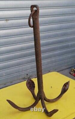 Important Grappin antique en Fer Forgé Wrought Iron Hook