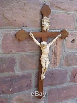 Important et rare crucifix de la fin du XIXe siècle 110 cm