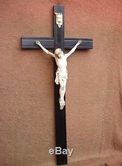 Important et rare crucifix de la fin du XIXe siècle 91 cm