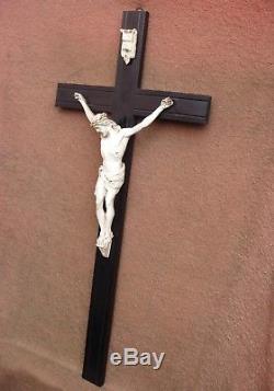 Important et rare crucifix de la fin du XIXe siècle 91 cm