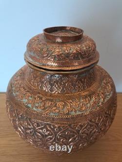 Inde, Jarre pot couvert, Cuivre repoussé et ciselé, XIX°