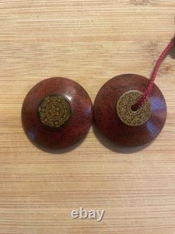 Inro en bois, laque Maki-e avec paillettes de nacre, effets de feu et or