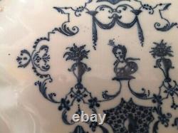 MOUSTIERS XVIII ème siècle drageoir faïence décor à la BERAIN Bleu