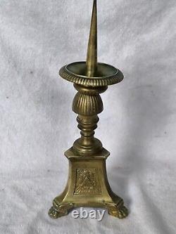 Magnifique Pique Cierge