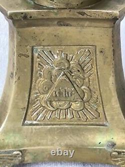 Magnifique Pique Cierge