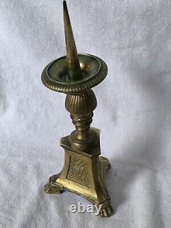 Magnifique Pique Cierge