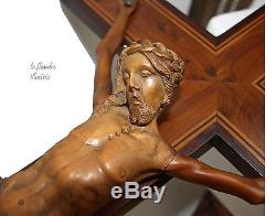 Magnifique grand christ en buis sculpté 19ème croix en loupe religion