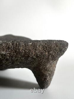 Metate tripode en basalte / Amérique du Sud (Costa Rica) pré-colombien / tortue