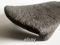 Metate tripode en basalte / Amérique du Sud (Costa Rica) pré-colombien / tortue