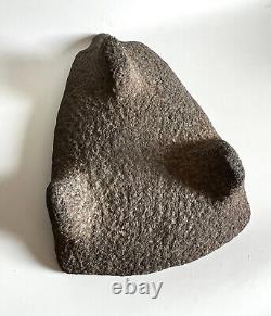 Metate tripode en basalte / Amérique du Sud (Costa Rica) pré-colombien / tortue