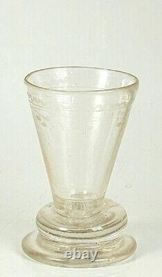 NORMANDIE ANCIEN PETIT GOBELET à ALCOOL en VERRE SOUFFLÉ GRAVÉ ROSÉ XVIIIème