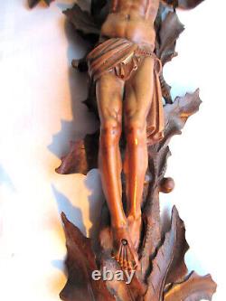 Objet religieux, Christ sur une croix de houx, Art Populaire début XIXème