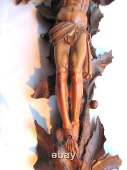 Objet religieux, Christ sur une croix de houx, Art Populaire début XIXème