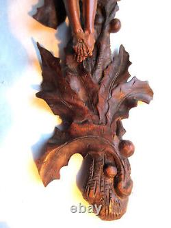 Objet religieux, Christ sur une croix de houx, Art Populaire début XIXème