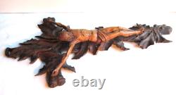 Objet religieux, Christ sur une croix de houx, Art Populaire début XIXème