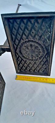 Outil Ancien GAUFRIER FER OU MOULE A HOSTIES OUBLIES en fonte XVIII XIXème