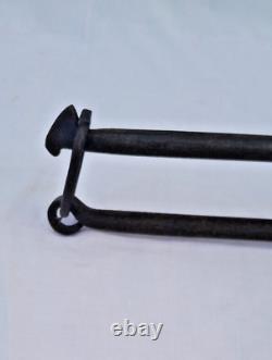 Outil Ancien GAUFRIER FER OU MOULE A HOSTIES OUBLIES en fonte XVIII XIXème