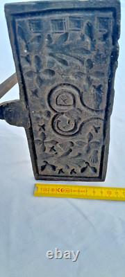 Outil Ancien GAUFRIER FER OU MOULE A HOSTIES OUBLIES en fonte XVIIIème