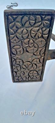Outil Ancien GAUFRIER FER OU MOULE A HOSTIES OUBLIES en fonte XVIIIème