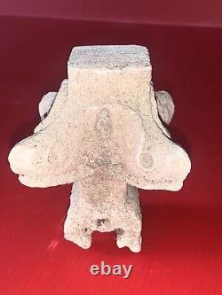 Petit chapiteau néo gothique architecture pierre reconstituée travail compagnon