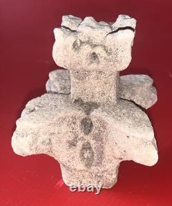 Petit chapiteau néo gothique architecture pierre reconstituée travail compagnon