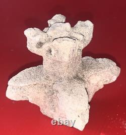 Petit chapiteau néo gothique architecture pierre reconstituée travail compagnon