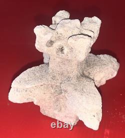 Petit chapiteau néo gothique architecture pierre reconstituée travail compagnon