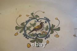 Plat à barbe en faïence Nevers XVIII agrafes anciennes