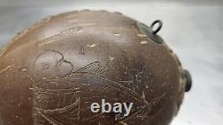 Poire à Poudre Noix de Coco gravée à l'antique Travail de Bagnard XVIIIeme