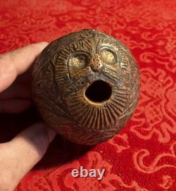 Poire à poudre en noix de coco sculptée Travail de bagnard XIXe