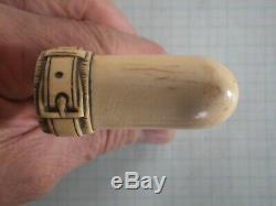 Pommeau de canne en os couleur ivoire ancien vintage objet de vitrine curiosité